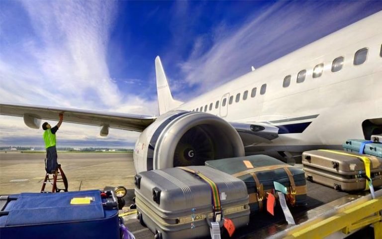 Here’s What Happens To Luggage On Connecting Flights!